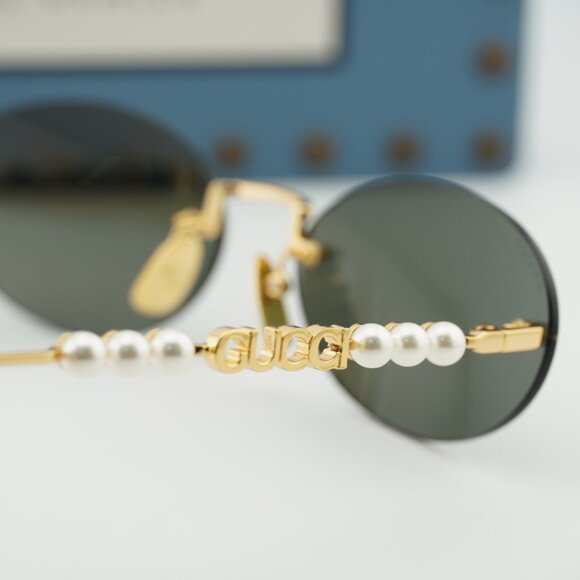 Gucci GG1922S 001 Oval Sunglasses - Gold with White Pearl/Grey main image 4